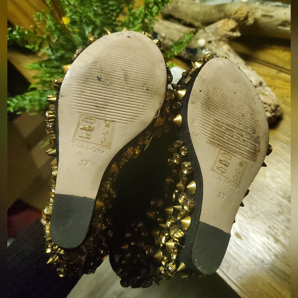 CARVELA BY KURT GEIGER Gold Studded Spikey Y2K  Suede Wedges - 6.5 - Picture 4 of 5